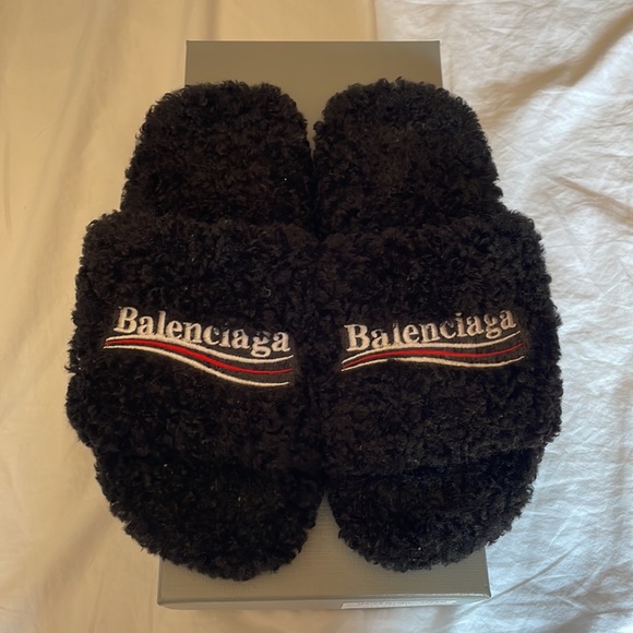 Balenciaga Furry Slide - Picture 2 of 7